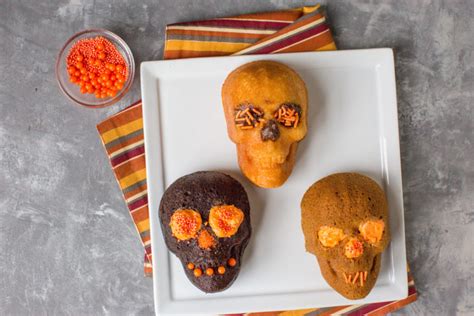 Halloween Skull Cakes | King Arthur Baking