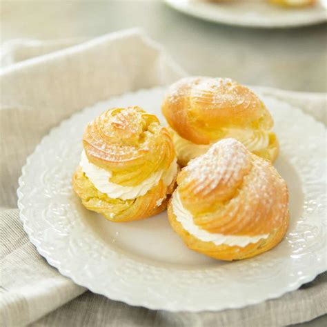 Easy Cream Puffs (Classic German Windbeutel Version) - dirndl kitchen