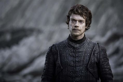 Theon Greyjoy in 'The Dragon and the Wolf' - Theon Greyjoy Photo ...