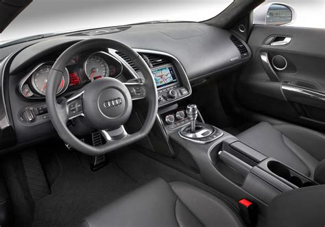 GRAND PRIX: audi R8 interior