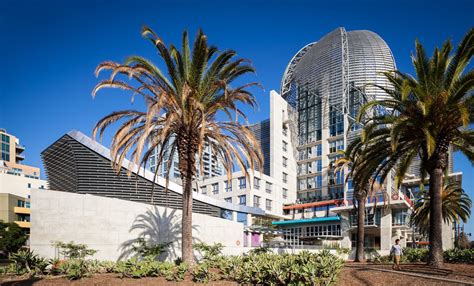 San Diego Central Library | Central library, Amazing architecture, Art in public places