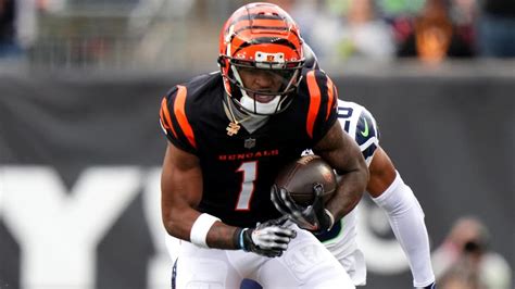 Bengals WR Ja'Marr Chase hints he could miss time | Yardbarker