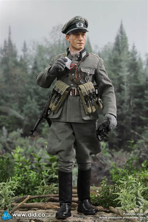 DID's new release D80159 WWII German WH infantry Oberleutnant, Winter ...