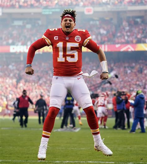 [PFF] Patrick Mahomes on throws past his first read since 2018: PFF ...