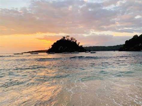 A Guide to Crystal Bay Beach of Nusa Penida | The Perfect Sunset