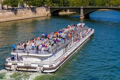 Seine River Cruise - Hellotickets