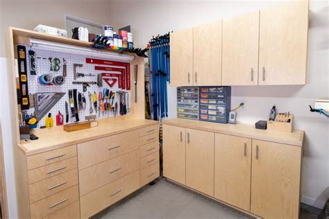 Maximize Your Garage Space With These Diy Storage Cabinet Plans ...