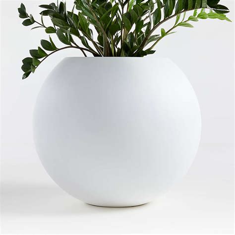 Sphere Large White Indoor/Outdoor Planter + Reviews | Crate and Barrel | White planters, Indoor ...