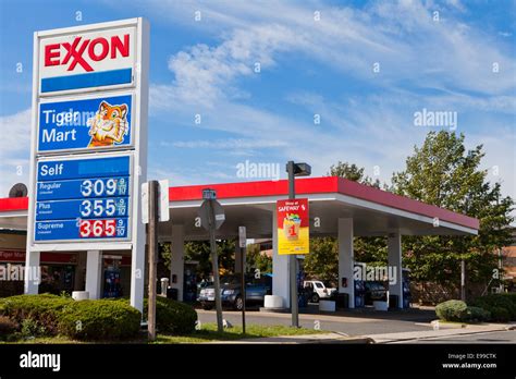 Exxon gas station - USA Stock Photo, Royalty Free Image: 74581043 - Alamy