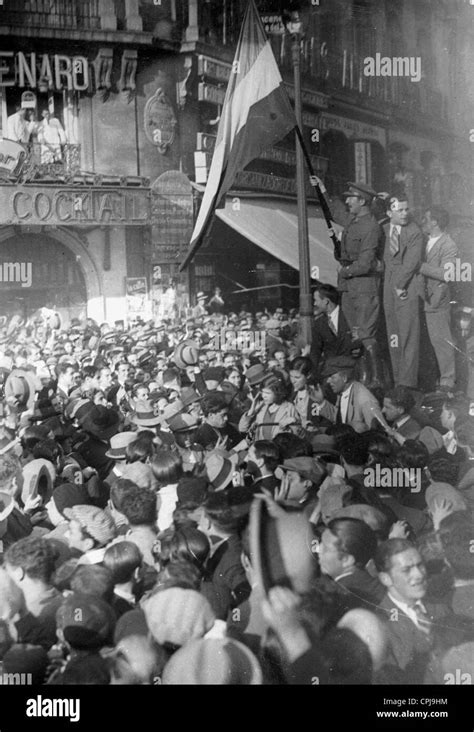 Proclamation of the second Republic in Spain, 1931 Stock Photo - Alamy