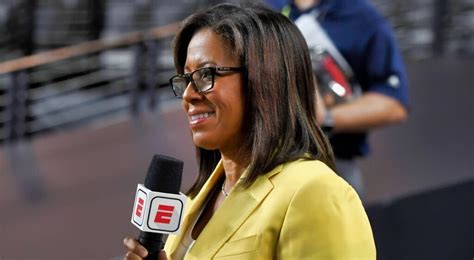 NFL Fans Are Praying For Sideline Reporter Lisa Salters After Recent Announcement