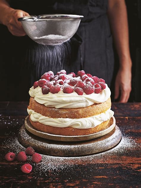 Genoise sponge cake with fresh cream | Food and Travel magazine