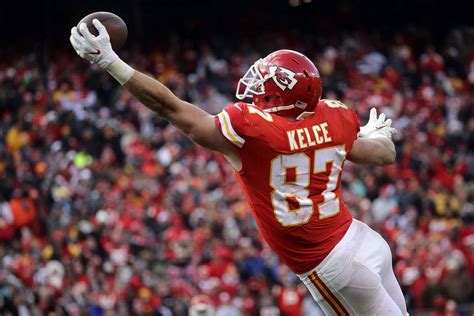 Chiefs win back-to-back AFC West titles, take Dolphins 29-13 | Las ...