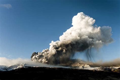 The Volcano House - Icelandic Times