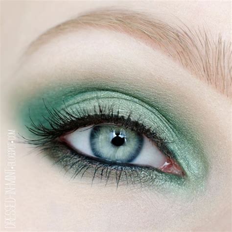 Aqua Green Eyes : 9 Best shades of eye shadows to wear on New Year party ... / Details features ...