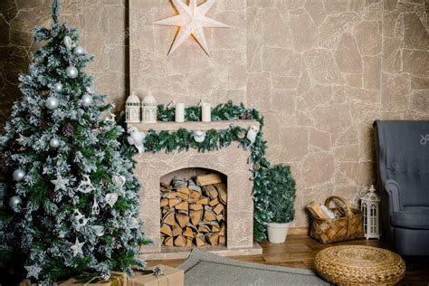 Fireplace with christmas tree and decorations — Stock Photo © Bajneva ...