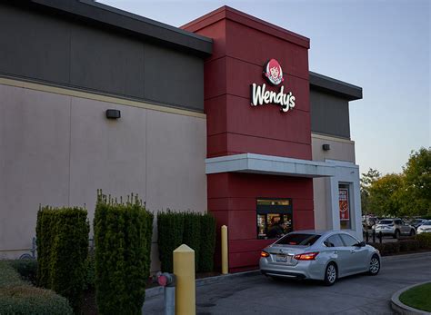 13 Facts About Wendy's You Never Knew — Eat This Not That