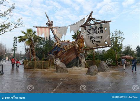 Entrance of Pirates of the Caribbean in Disneyland Editorial Stock ...