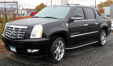 Cadillac Escalade EXT - Information and photos - MOMENTcar