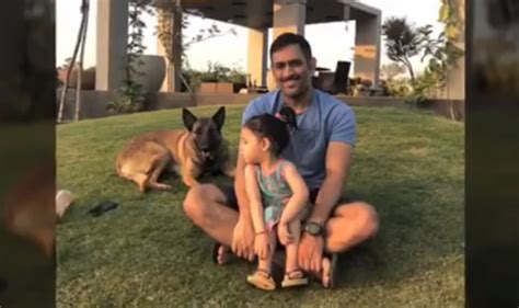 Video of MS Dhoni Spending Quality Time with His Wife, Daughter and ...