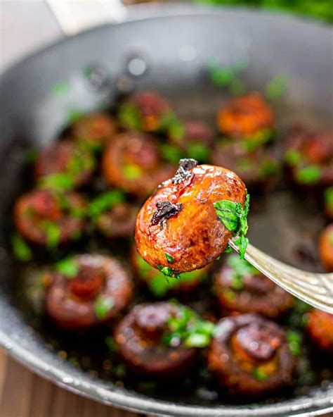 Red Wine Mushrooms - Jo Cooks