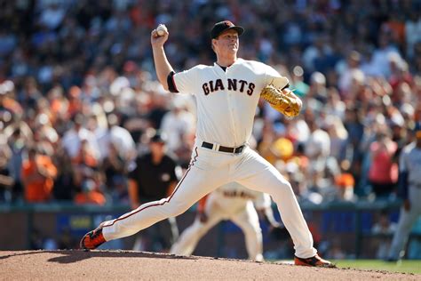 Matt Cain throws five shutout innings in emotional Giants finale