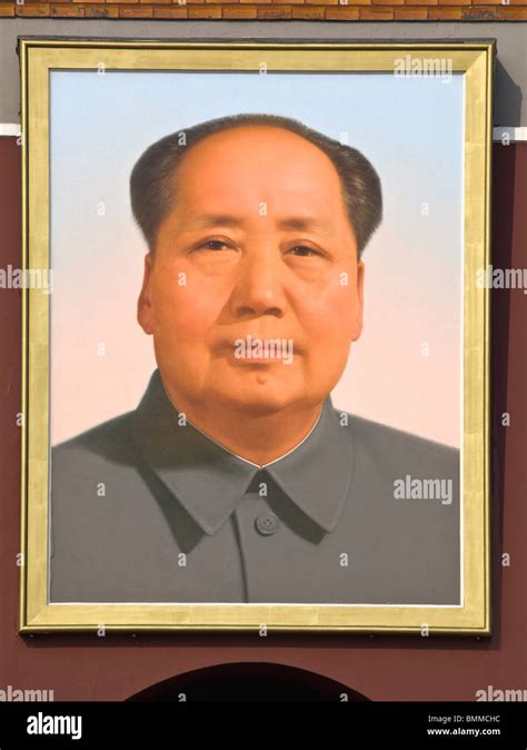 Painting of Chairman Mao at entrance to The Forbidden City Beijing Stock Photo - Alamy