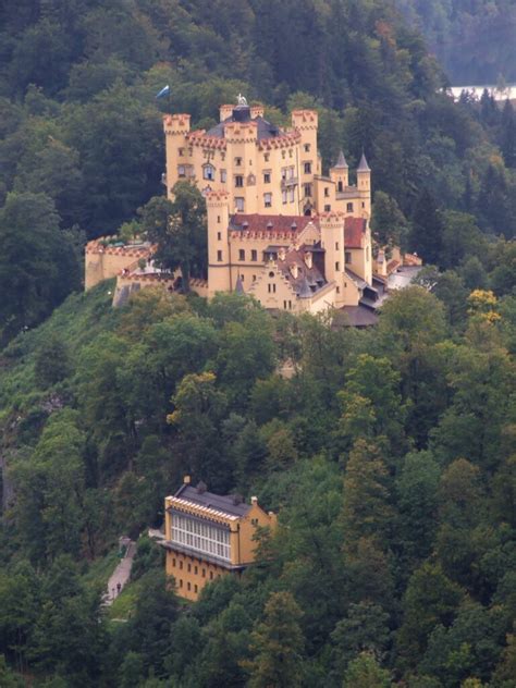 A Guide for Visiting the Beautiful Hohenschwangau Castle - KarsTravels