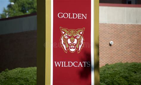 Melrose High School Golden Wildcats, Memphis, TN Editorial Stock Photo - Image of 1557, house ...