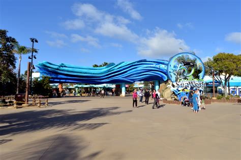 SeaWorld San Diego entrance - San Diego Travel Blog