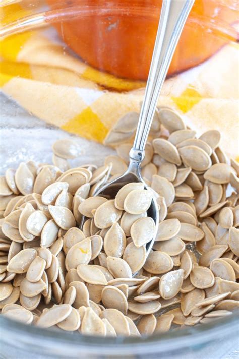 How to Roast Pumpkin Seeds Air Fryer - Food Lovin Family