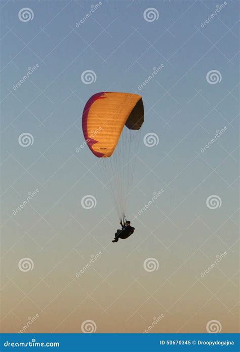 Competitive paragliding editorial image. Image of descent - 50670345