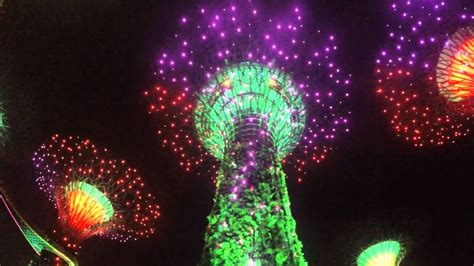 Singapore supertrees light show - YouTube