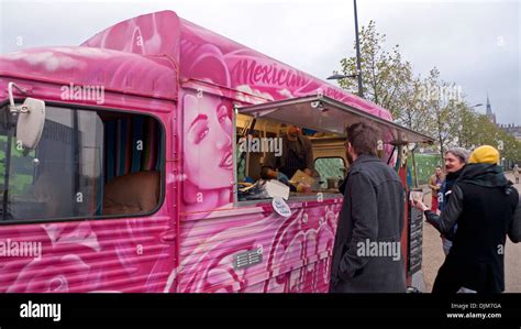 Luardo's Mexican street food van on King's Boulevard in King's Cross, London UK KATHY DEWITT ...