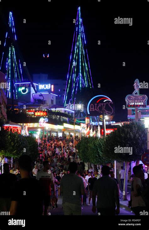 Magaluf nightlife hi-res stock photography and images - Alamy