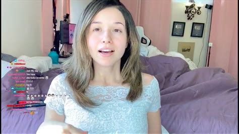 Pokimane No Makeup Pictures Went Viral: Here's the complete story