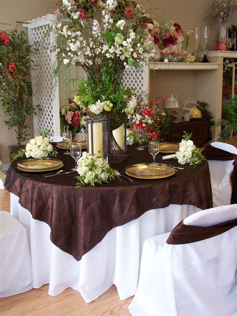 Brown Arrangement | Table decorations, Table settings, Decor