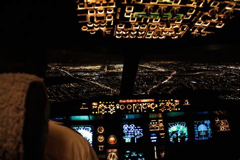 airplane cockpit night - Google Search | Airplane Cockpits | Pinterest ...