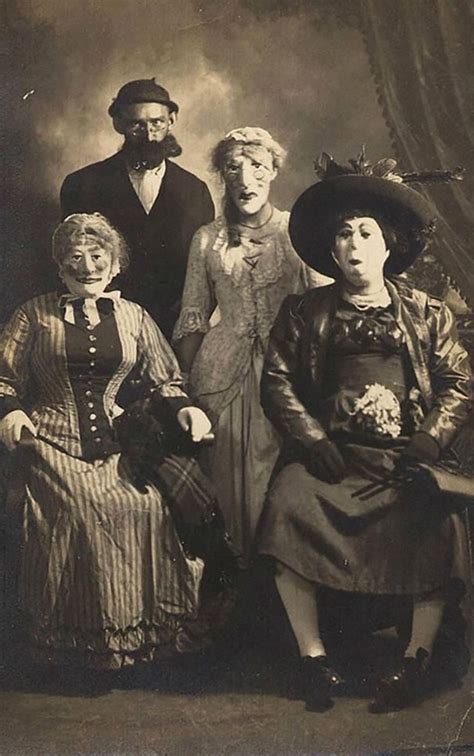 20 Vintage Halloween Costumes That Are Way Creepier Than What You See Today