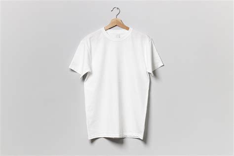 Free hanging t-shirt mockup - Mockups Design