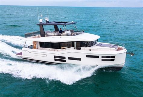 Trawler Vs Yacht | 2024 Ultimate Comparison Guide | YATCO