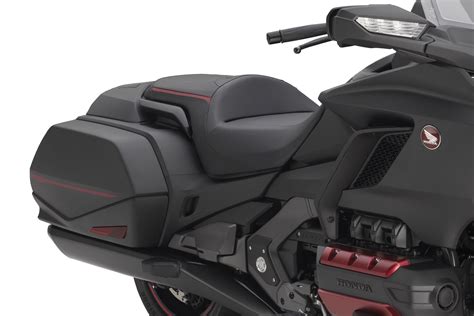 2022 Honda Gold Wing - Performance, Price, and Photos