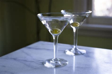 The BEST Dry Gin Martini Recipe! | Feasting At Home