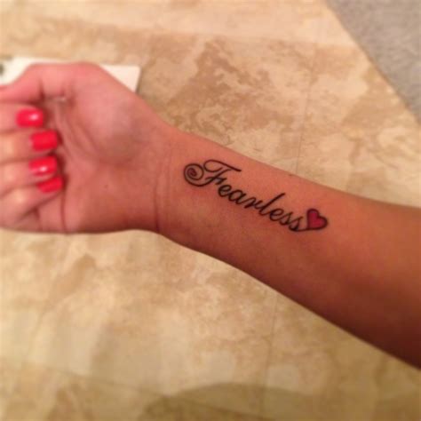 28 Adorable Fearless Wrist Tattoos