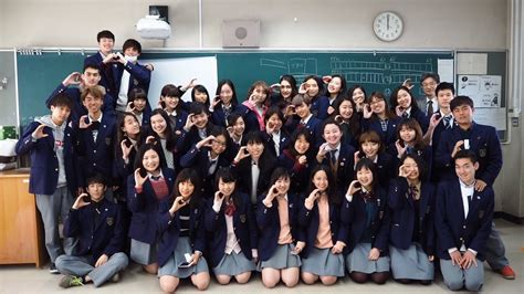 Exchange Japan : My class in a japanese high school [ENG SUB] - YouTube