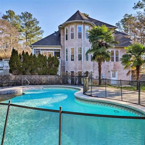 7 Exclusive Airbnb Atlanta Mansions with a Pool – Updated List for 2021 ...