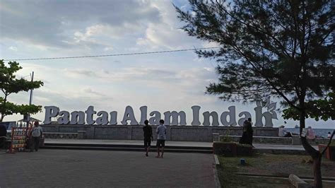 Pariwisata Provinsi Jawa Tengah | Artikel | Menikmati Sore Di Pantai ...