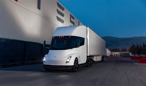 Tesla reveals long-awaited Semi truck and begins first deliveries ...