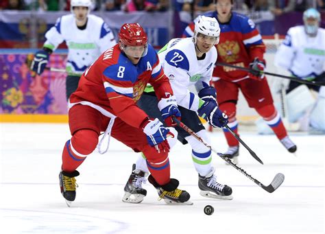 In U.S.-Russia Hockey Game, Cold War Shifts to the Ice - The New York Times