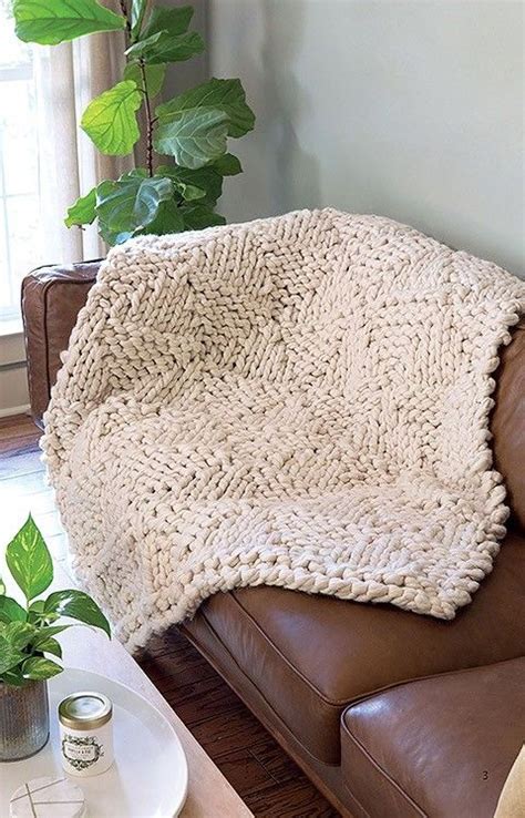 Oversized Knits - 11 Jumbo Yarn Projects in 2020 | Jumbo yarn, Yarn projects, Chunky blanket